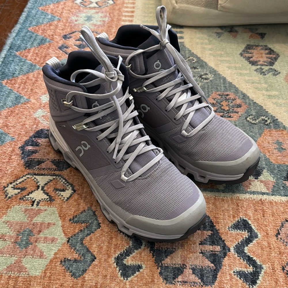 On Cloudrock - Women’s 9 - purple, waterproof, hiking boot
